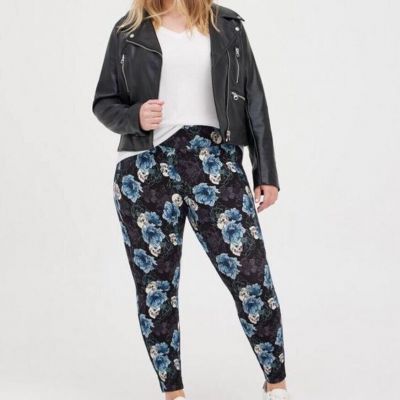 NEW Torrid Black and Blue Skulls and Floral Ponte Pixie Pant (Size 1)