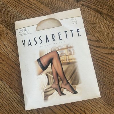 Vassarette Lace Top Thigh High Size Medium Nude Stockings NIP