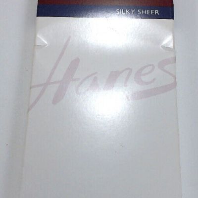 Hanes Silk Reflections Kneehighs Sandal Foot 2 Pair One Size Style 725 Navy