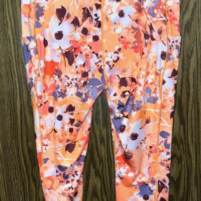 NWOT - Plus Size 2x from TEK GEAR Activewear CAPRI LEGGINGS- peachy floral motif