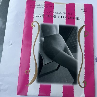 Victoria Secret Lasting Luxuries Control Top Sheer Pantyhose medium cream