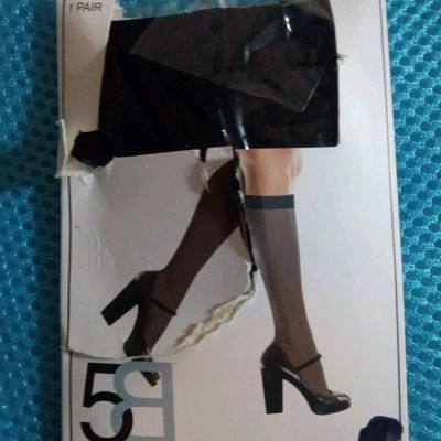 Ladies Sheer Knee Highs