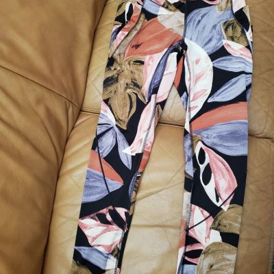 Constantly Varied Gear Leggings Extra Small Cropped Floral Tropical Pockets