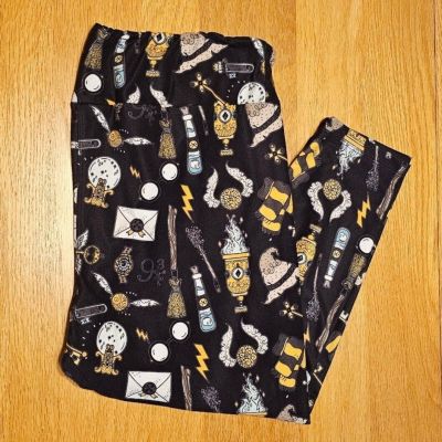 CP TC Hufflepuff House Hogwarts Harry Potter Capri Length Leggings Black Capris