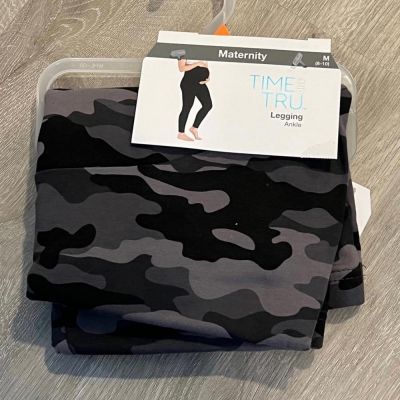 Woman’s time & tru maternity leggings.