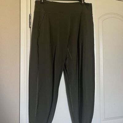 Lululemon Olive Green  Align Jogger Pants womens size 12 with pockets C02S