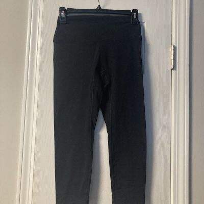 Women’s Solid Black Super Soft Capri Leggings Size 6