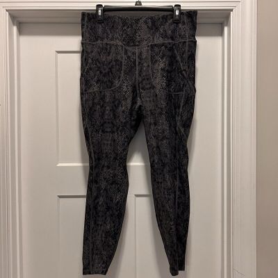 Torrid Snake Print Gray Black Animal Print Cropped Athletic Leggings Size 1X