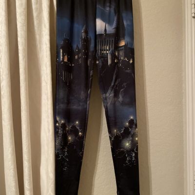 Hot Topic Harry Potter Hogwarts First Year Castle Size S Leggings