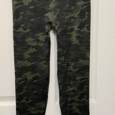 SPANX  Leggings GREEN CAMO Women's Large Long Look at Me Now EUC!