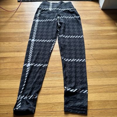 BRAND NEW WITH TAGS!!!! Offline The Hugger Legging Black And Gray Size Medium