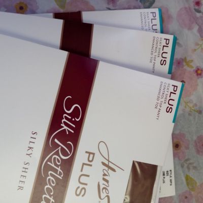 3 New pair of Hanes Silk Reflections Silky Pantyhose Barely There size 1 plus