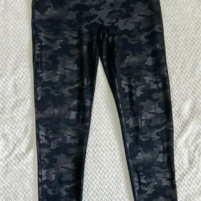 Spanx Black Camo Faux Leather Leggings Size XL