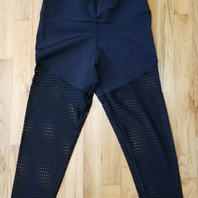 Onzie Black Mesh Perforated Crop Leggings Size: M/L