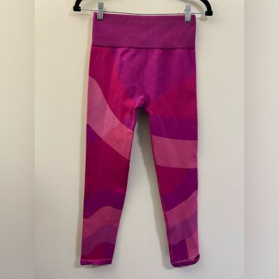 Fabletics Workout Leggings in Pink - M