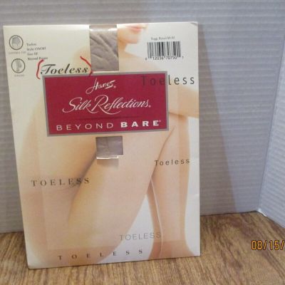 1 Hanes Silk Reflection Beyond Bare Control Top Toeless  EF/Beyond Bisque  OAO85