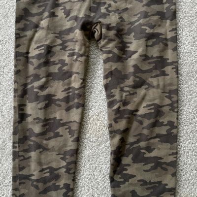 womens Spanx Look At Me Now Seamless Cropped Leggings Sage Camo Size XL