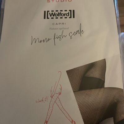 Wolford Capri Mono Fish Scale Leggings Color ( BLACK) Made In Italy S