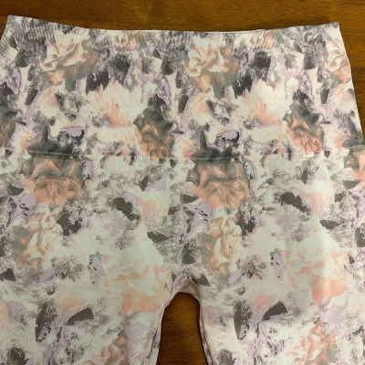 Breezies Tummy Smoothing Seamless 3/4 Cropped Leggings, NWOT, Peach Floral, 2X