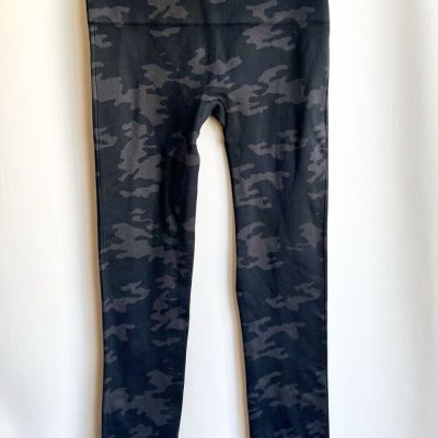 Spanx Look At Me Now Seamless Leggings Black Camo Womens M Medium FL3515 NWT