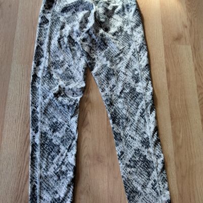 Pink Victoria Secret Ultimate Leggings With Side Pockets Grey And White Size Sm