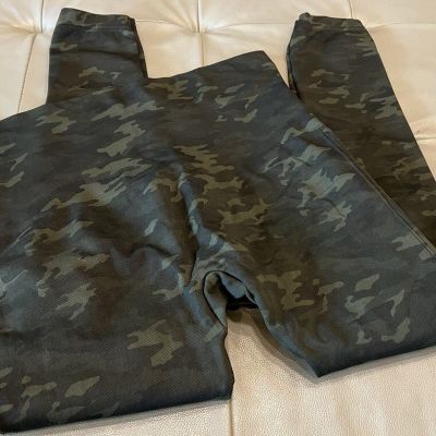 Spanx Plus Size 3X Camouflage Print Stretchy Comfy Leggings