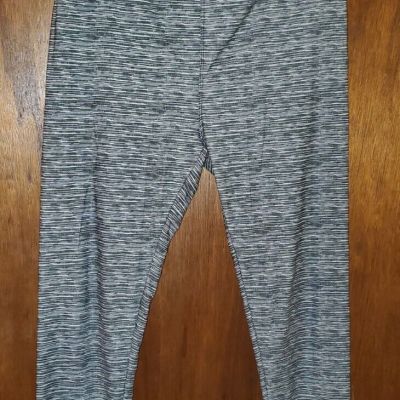 Lularoe Leggings Sz TC Tall Curvy Black White Print