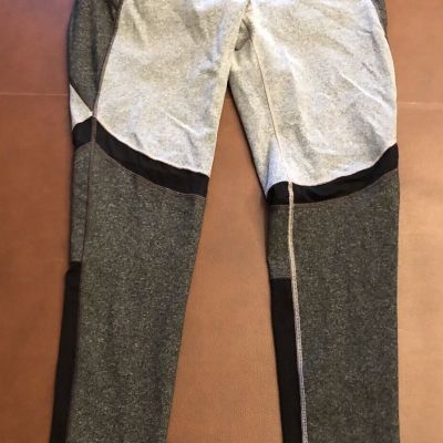 Calia by Carrie Underwood Capri Leggings Women's Small Gray Black EUC