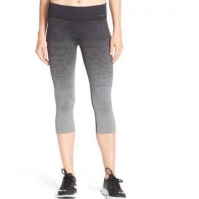 Brooks “Streaker” Leggings Capri Large Ombré Cropped Grey Activewear Yoga Run