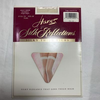 Hanes Silk Reflections Silky Sheer Thigh High Stockings Sandalfoot Size AB Pearl