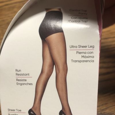 Leggs Silken Mist Silky ultra Sheer Leg Control Top Pantyhose NUDE Size A New !!