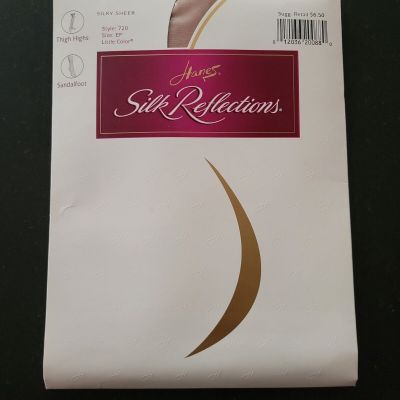 Women's Silk Reflections Thigh-High Stockings Size: EF Little Color