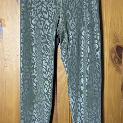 Heroine Sport cheetah Olive green Size M Yoga Leggings metallic accents