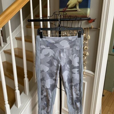 ATHLETA ESSEX CAMO HAYBRID TIGHT LEGGINGS GRAY CAMO SZ M LKNEW