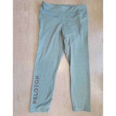 Outdoor Voices x Peloton Capri Leggings in Green Size Medium