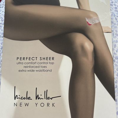 Nicole Miller PERFECT Sheer Ultra Comfort Control Top PANTYHOSE - BLACK CD