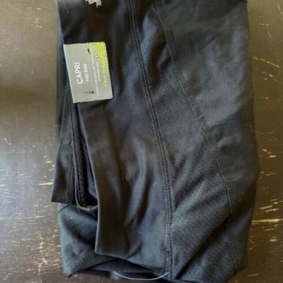 Tek Gear Women's Black Capri Leggings/Workout Pants - 2X.  NWT