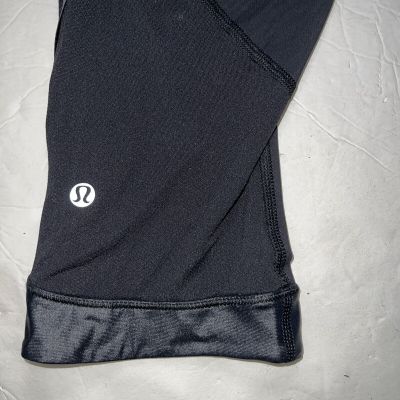 Lululemon Crop Black Women's Size 8 Side Pockets Back Zip Pocket Pants