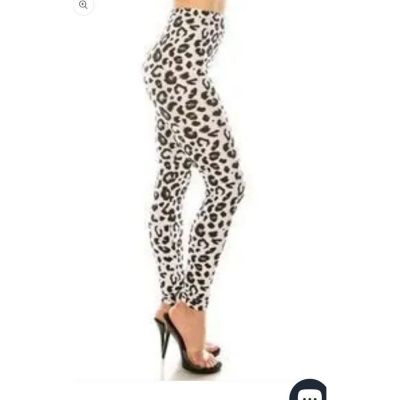 new Leggings Ultra Soft Popular White Leopard Pants Size XL athleisure 26x27