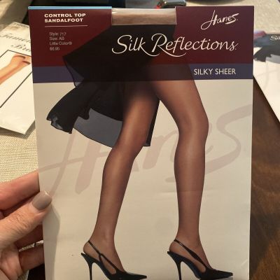 1 Hanes Silk Reflections Pantyhose 717 Sheer Size AB Little Color