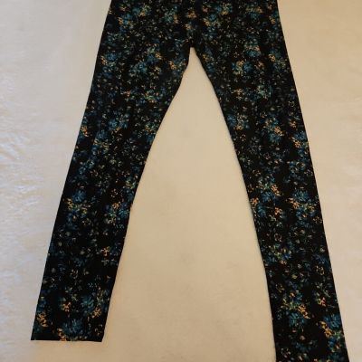 Lularoe Tall & Curvy Leggings Yoga Pants Black Green Floral One Size Gym Walking