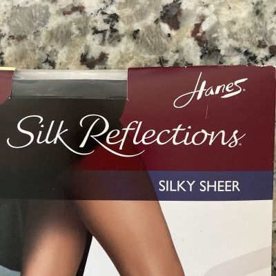 (2 PAIR) Hanes Silk Reflections Control Top Pantyhose 718, AB, Jet ~ SILKY SHEER