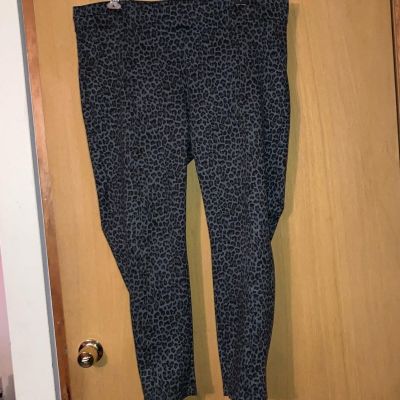 Black and Grey Leopard Print Jeggings-style pants Size 18/20 EUC
