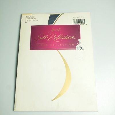 Hanes Silk Reflections Silky Sheer Pantyhose Control Top Jet Size AB #718 Vtg