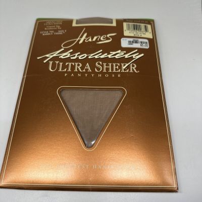 Vintage Hanes Absolutely Ultra Sheer Pantyhose 706 Sz F Barely There CT RT