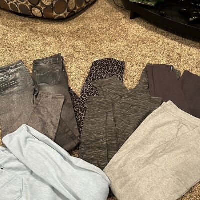 Lot of women’s small leggings 4-6