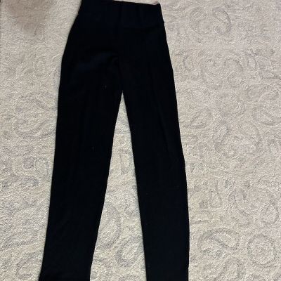 Women’s Abercrombie & Fitch Waffle Knit Black  Leggings Sz Large EUC