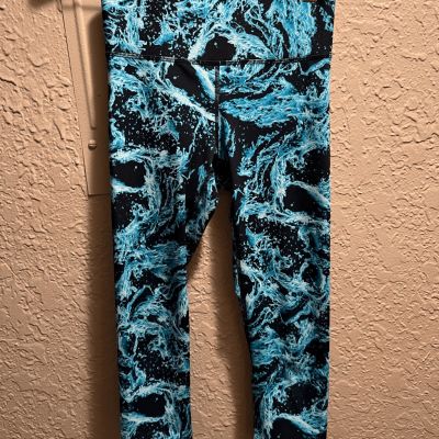 Champion Blue & Black Design Capri Leggings Woman’s Size Small