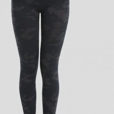 SPANX Look At Me Now Seamless Leggings Black Camo Size 3x