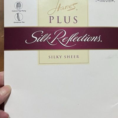 Hanes Silk Reflections Plus Contol Top Style 00P16 Pearl Size One plus